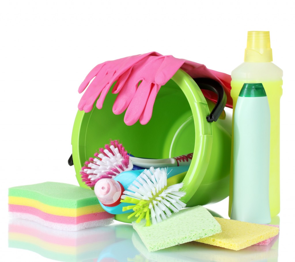 How to Tackle 10 Home Cleaning Tasks with 5 Green Ingredients